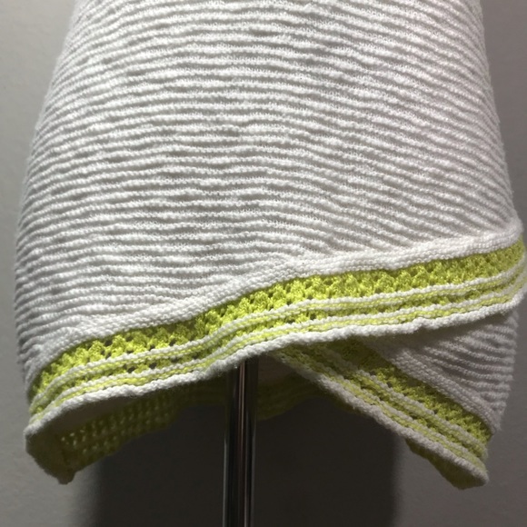 NEIMAN MARCUS Sleeveless Knit & Crochet Long Sweater Size Medium - Picture 3 of 9